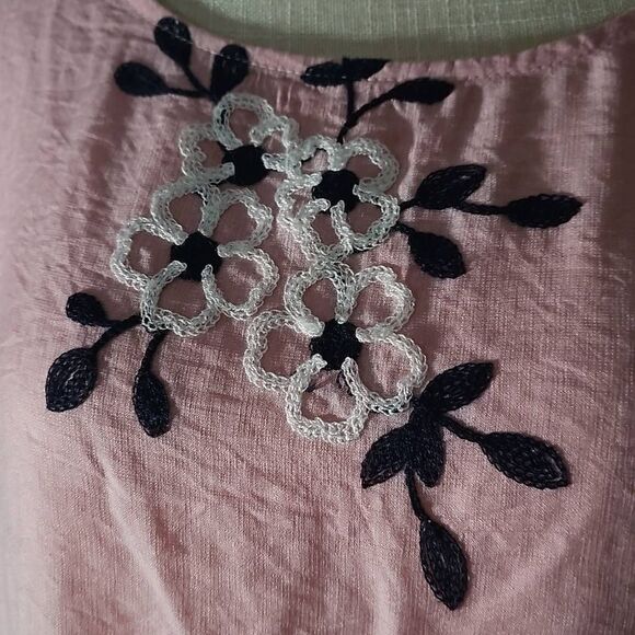 Kindred plus size blouse. Embroidered top.. - Picture 4 of 6